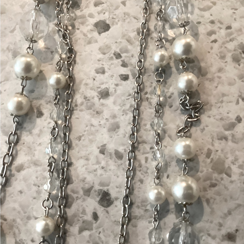 Elegant Silver and Pearl Necklace